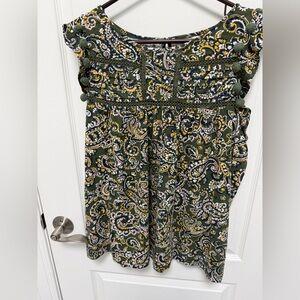 Crown & Ivy Green Multicolor Paisley Top, Size Large, Pull-over, Flutter Sleeve